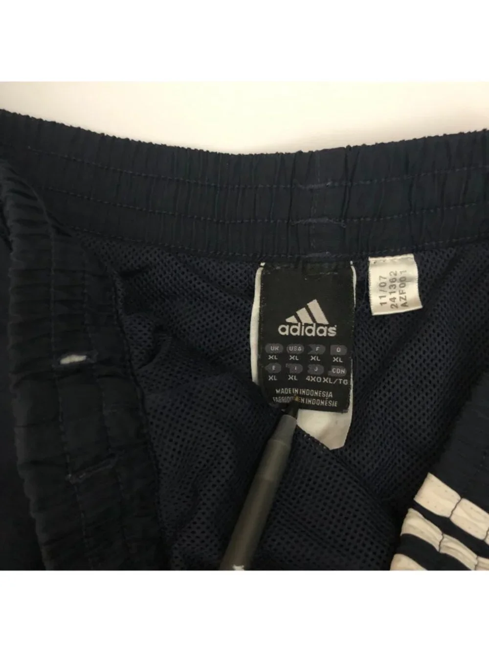 Adidas Mens Athletic Shorts Mesh Lined Windbreaker Pockets Black XL HEMMED